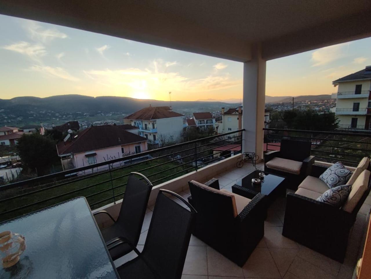 Sunset View Apartment *